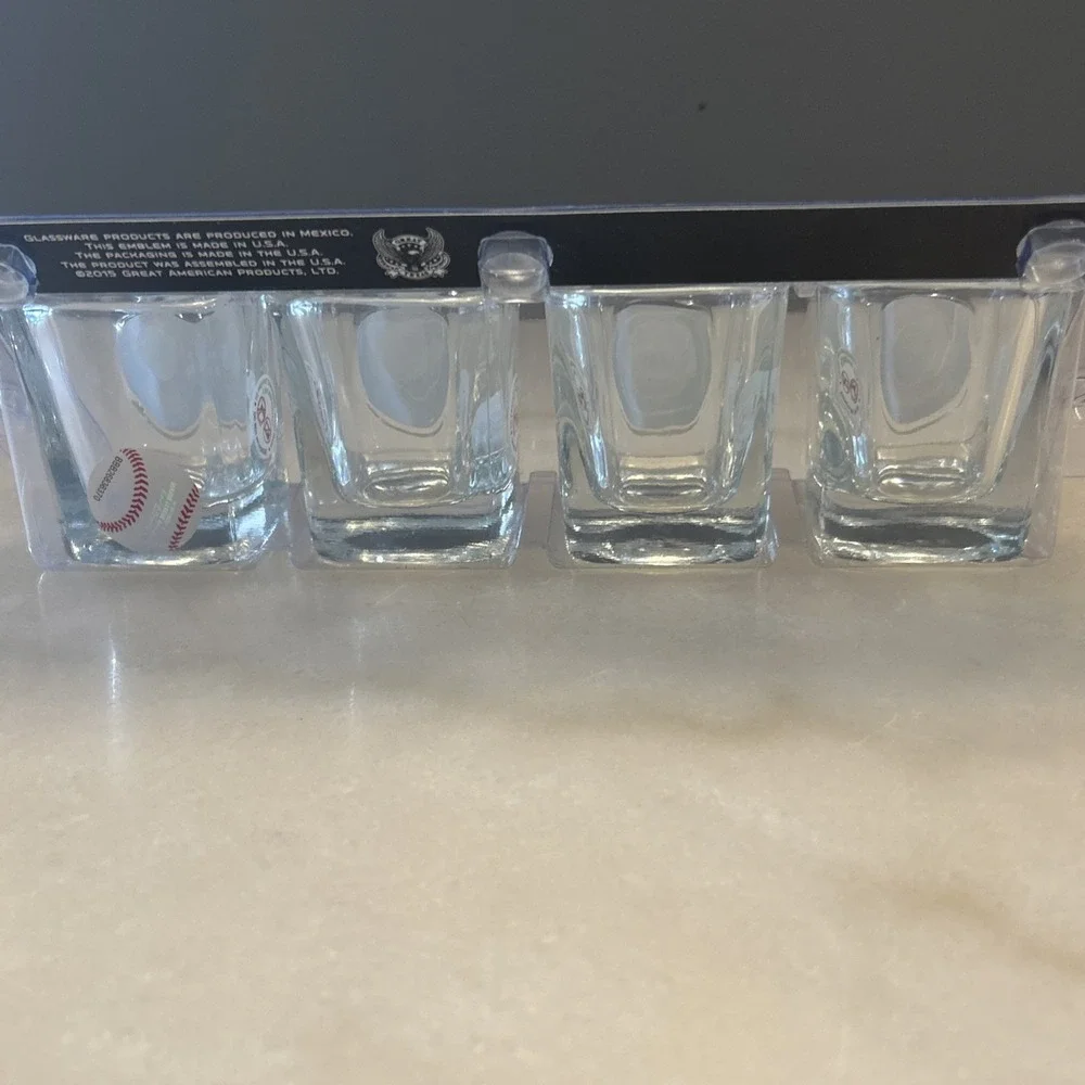 NIP Chicago Cubs 4 Pc Collector's Shot Glass Set by Great American Official MLB